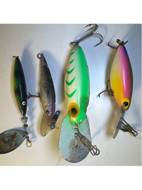 Lot of 4 old vintage used fishing lures Hot N Tot Thin fin unbranded